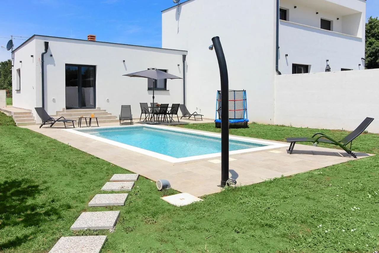 New Modern Villa Relax With Private Pool Near The Town And Beach By Wiibuk Šišan