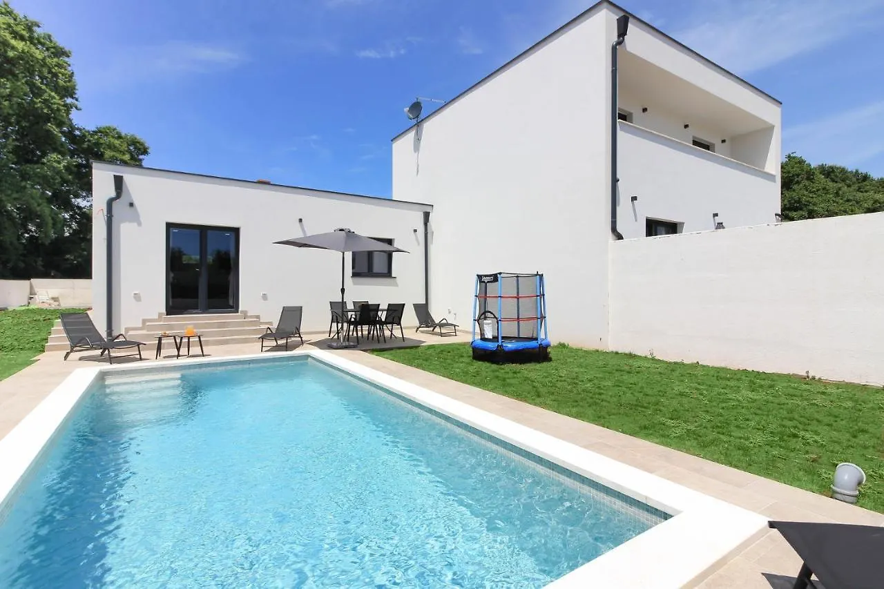 New Modern Villa Relax With Private Pool Near The Town And Beach By Wiibuk Sisan