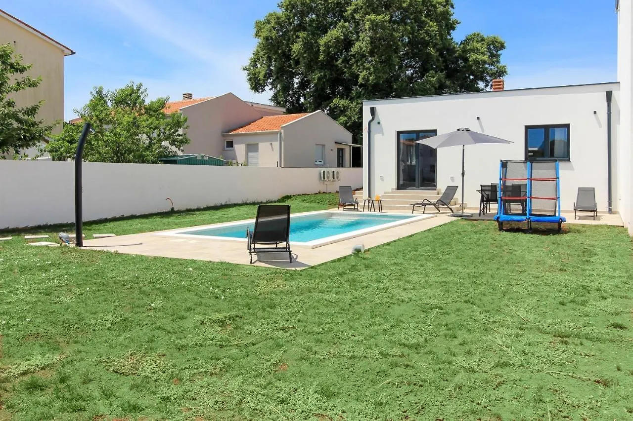 New Modern Villa Relax With Private Pool Near The Town And Beach By Wiibuk Sisan