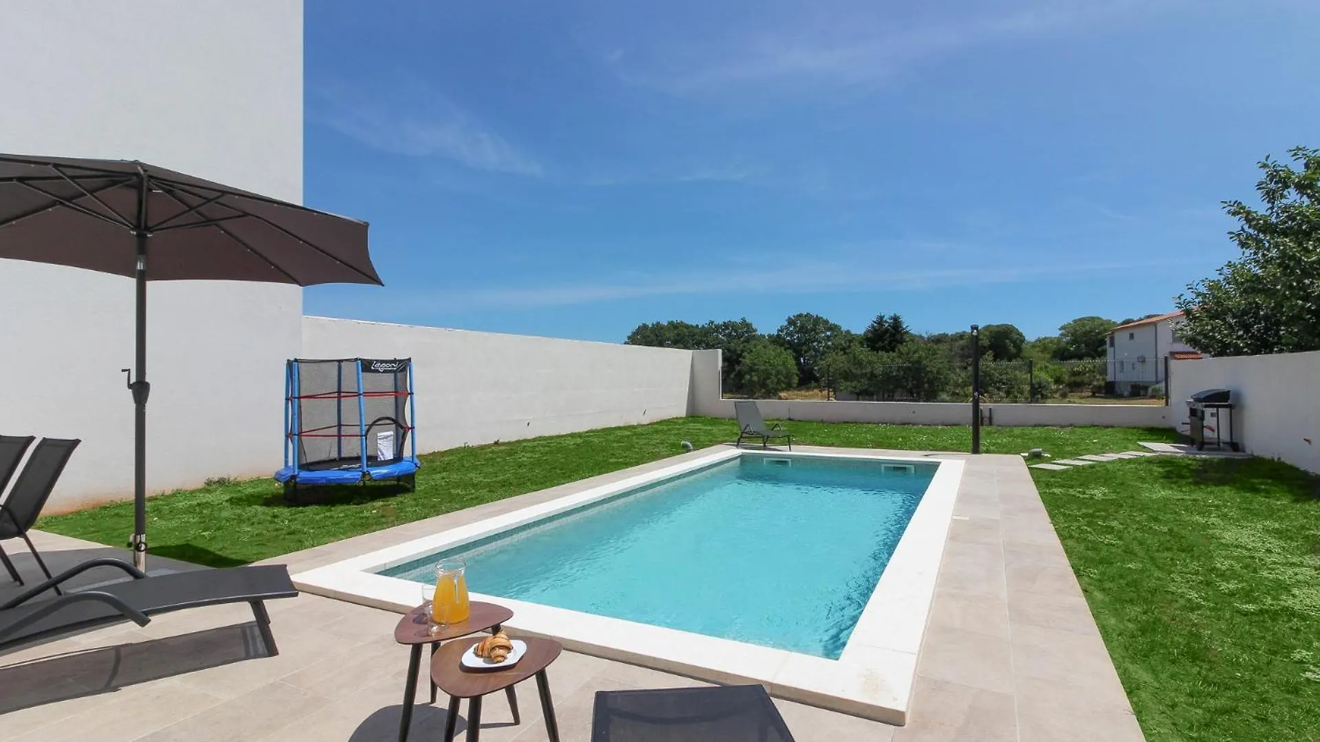 New Modern Villa Relax With Private Pool Near The Town And Beach By Wiibuk Sisan 0*,  Croatia